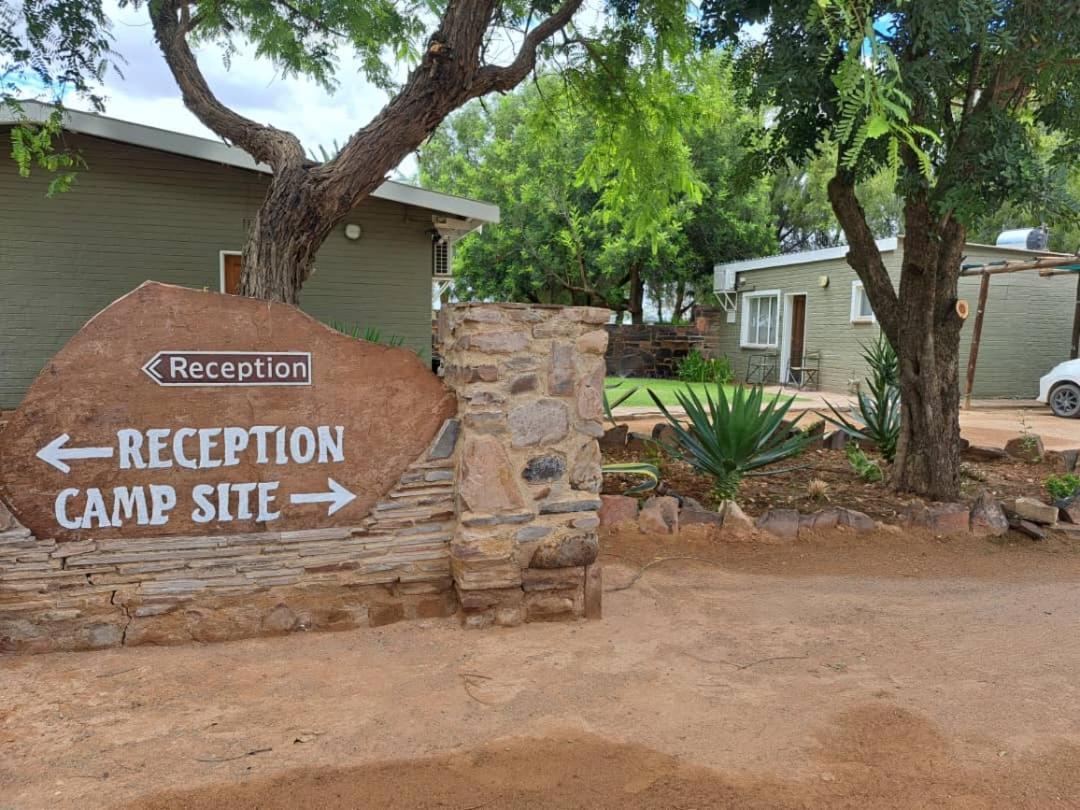 Koha Guesthouse Mariental Exterior foto