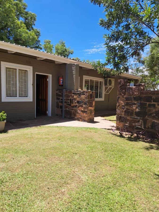 Koha Guesthouse Mariental Exterior foto